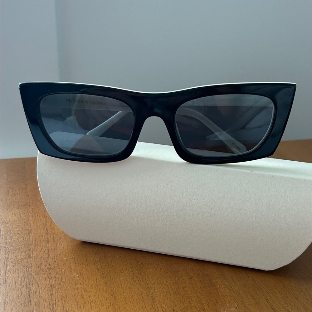 Banbé ‘The Crawford’ Sunglasses, like new!